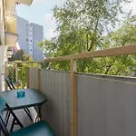 Elekcyjna With Balcony By Renters * ワルシャワ
