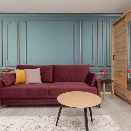 Elekcyjna With Balcony By Renters