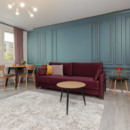 Elekcyjna With Balcony By Renters Apartamento *