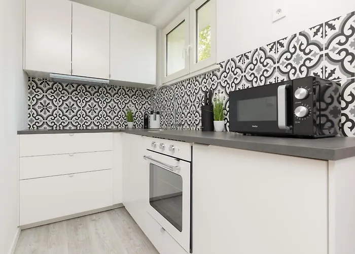 Elekcyjna With Balcony By Renters *